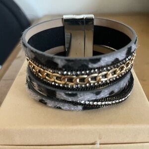 Bijoux Terner Women’s Black, Silver, and Gold Bracelet